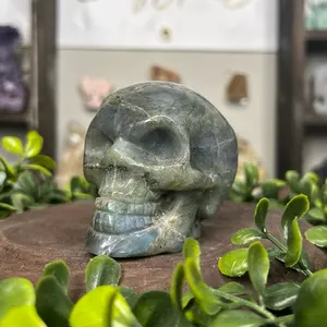 Labordorite skull