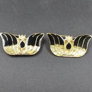 Hexafoil Design Scarf Holders Brooch Clip Gold Tone & Black Enamel Tulip Shaped