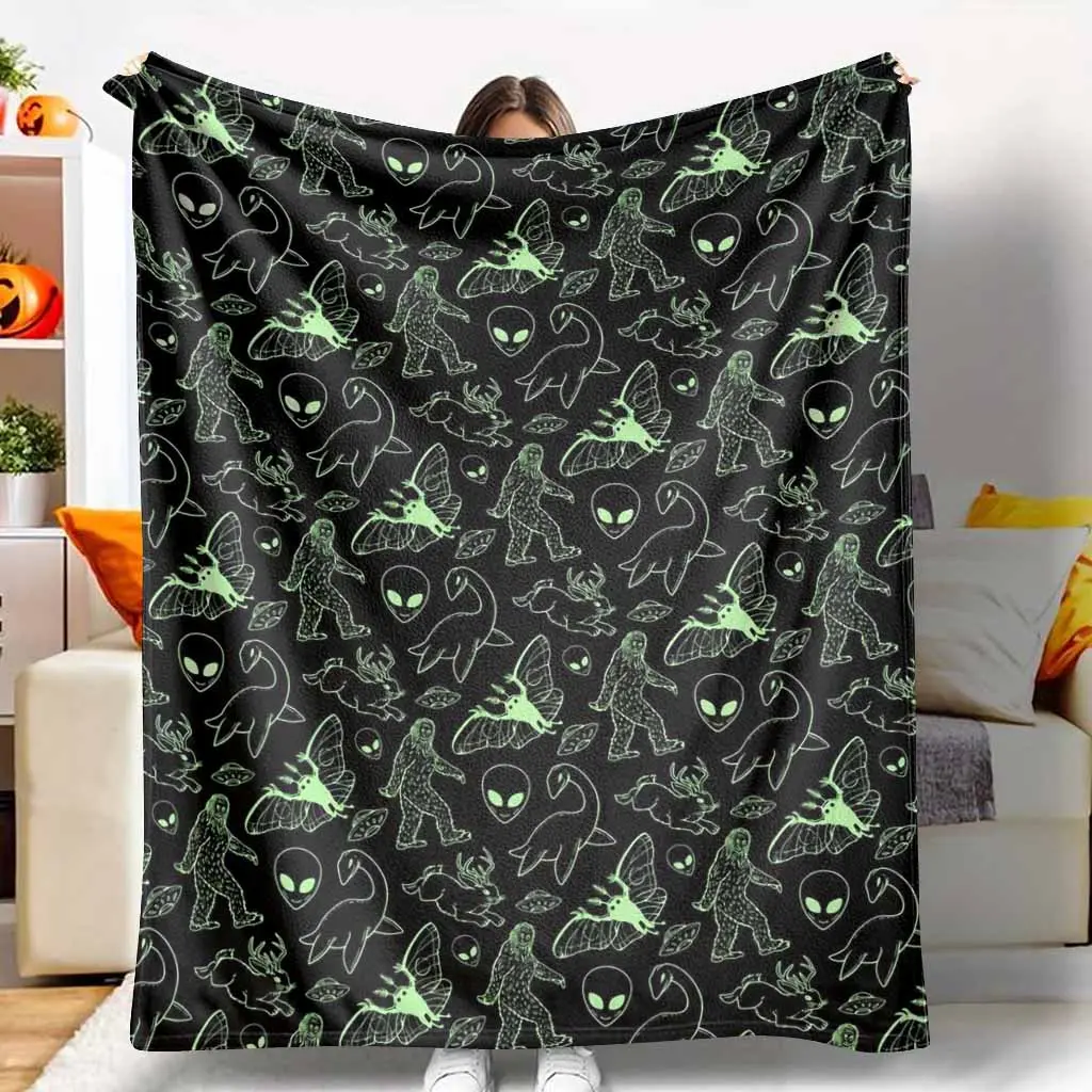 Cryptid Glow in the Dark Flannel Fleece Blanket Alien Bigfoot Mothman Print Super Soft Lightweight Warm Fuzzy Bedding Throw for Couch Sofa Bedroom Camping Travel Housewarming Gifts