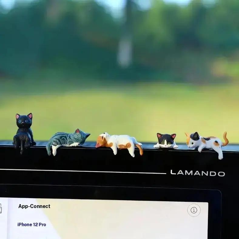A set of 5 cute cat figurines, car dashboard decorations, cartoon mini decorations, suitable for decoration on cars, refrigerators, tabletops, computers and monitors, Car Desktop Decor, Car Ornament
