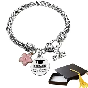 Graduation Season Bracelet Gift Set, Creative Grad Cap Design Box, Simple Light Luxury Flower Pendant Charm Bracelet, Perfect Graduation Gift for Middle High School & College, Ideal for Besties, Friends, Kids and Classmates