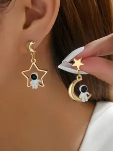 2pcs Simple Astronaut Asymmetric Star & Moon Combination Earrings For Women
