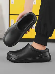 Waterproof Oil Resistant Chef Slippers, Textured Design Clogs, Anti Slip Clogs, Soft Inner Sole, Non-Slip Sole, Casual Kitchen Work Shoes, Size 38-44, Comfortable and Durable