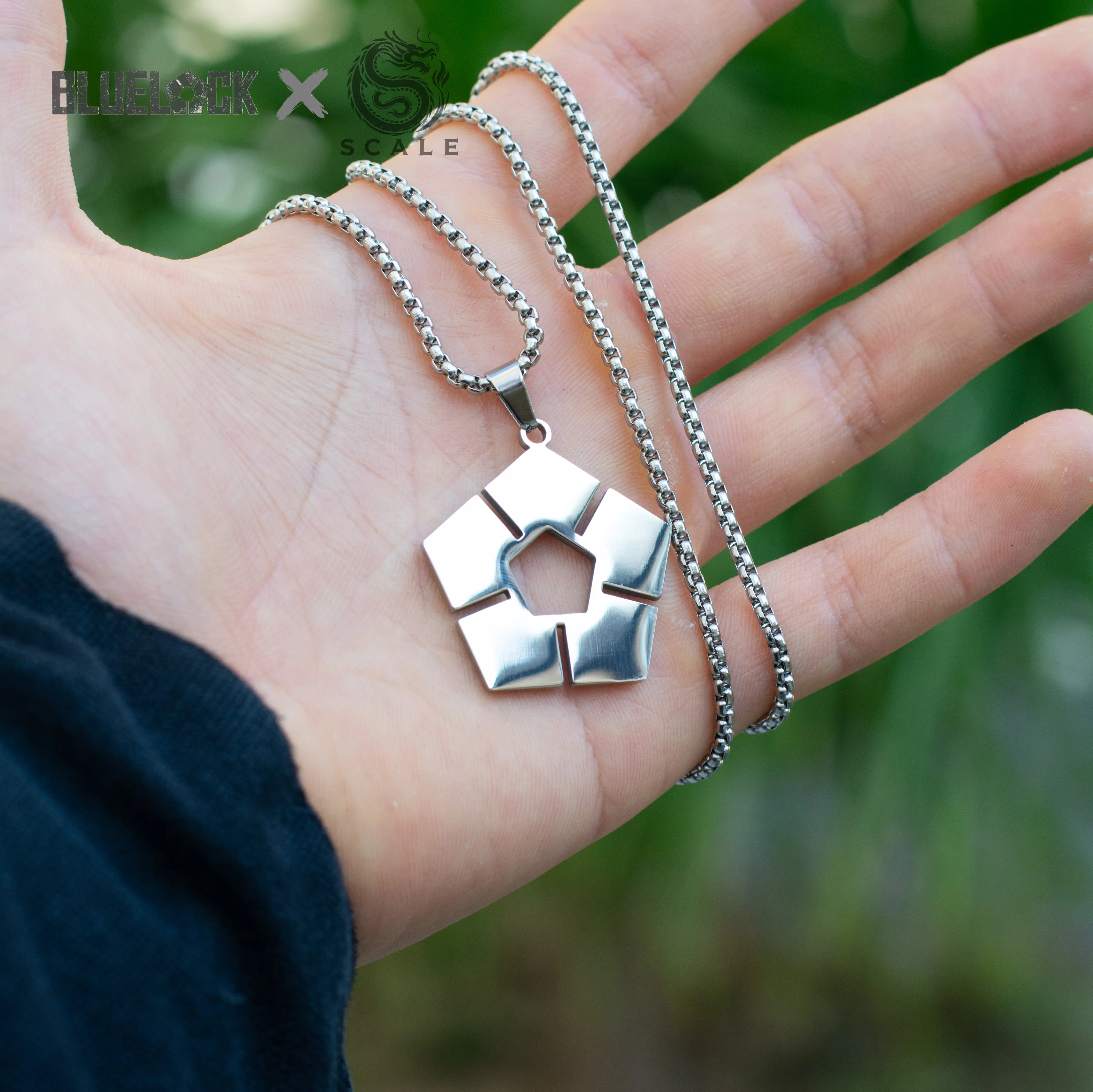 Blue Lock Anime Soccer-Themed Pendant Necklace - Fashionable Football Fashion Jewelry with Striking Blue Detail, Funky Unique Accessories, Collectibles for Fans, Everyday Wear, Heart Shape, Unisex