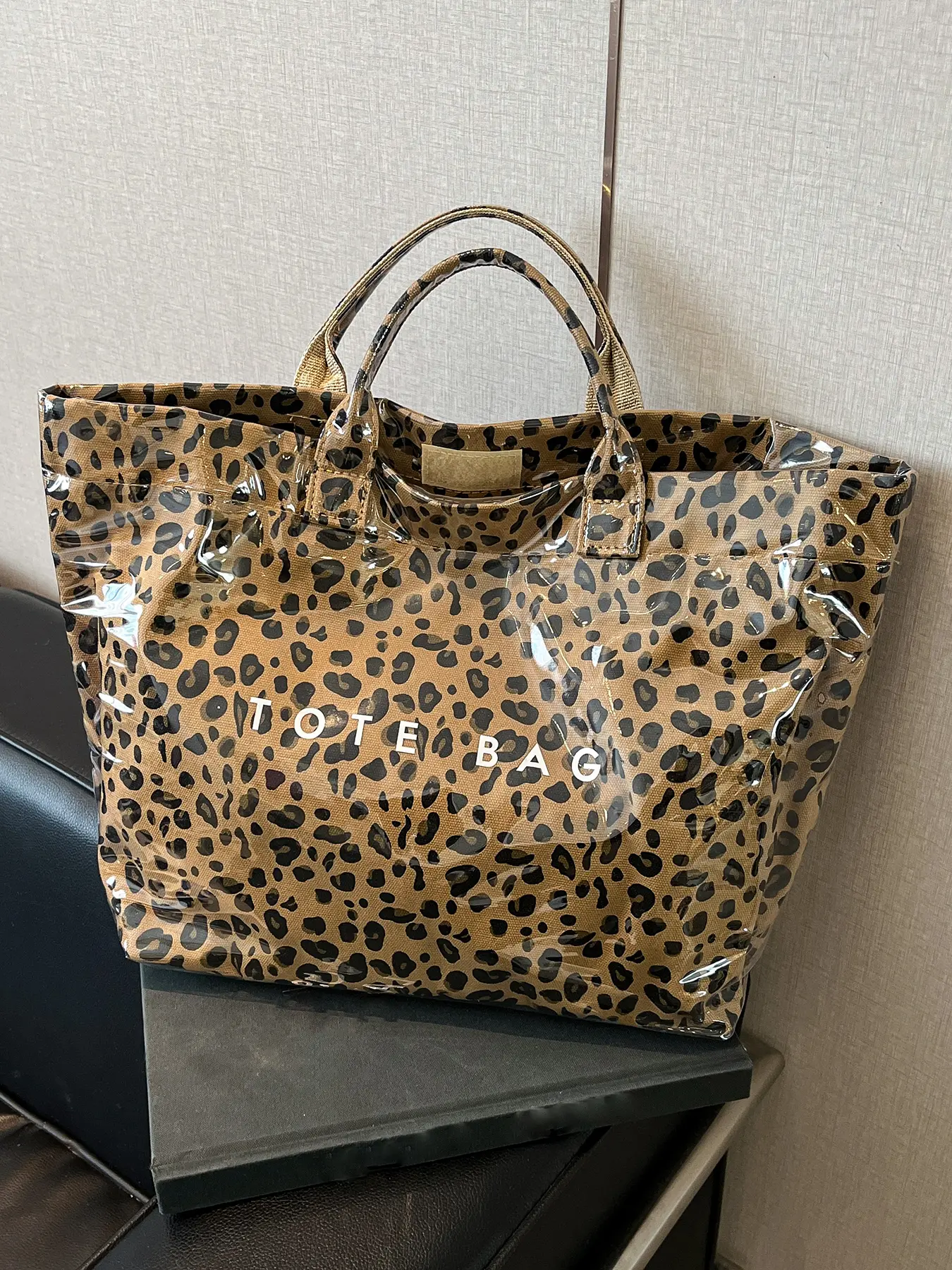 Fashion leopard print random pattern, simple trendy, lightweight large capacity women's bag, Patterned Bag, Casual Tote Shoulder Bag, Casual commuter bag, suitable for commuting, shopping, dating and other occasions