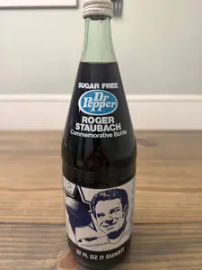 🏈 Roger Staubach Dr Pepper Commemorative Bottle – Dallas Cowboys – Vintage 32oz (Full / Unopened)
