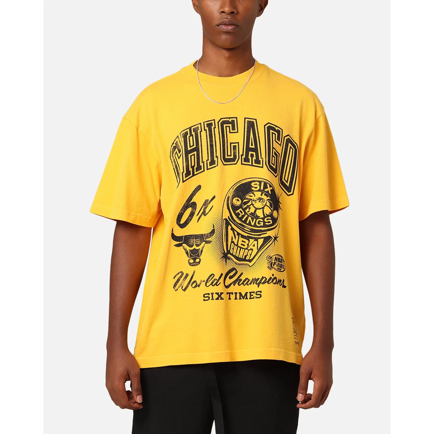 Mitchell & Ness Chicago Bulls Rings T-Shirt Ochre
