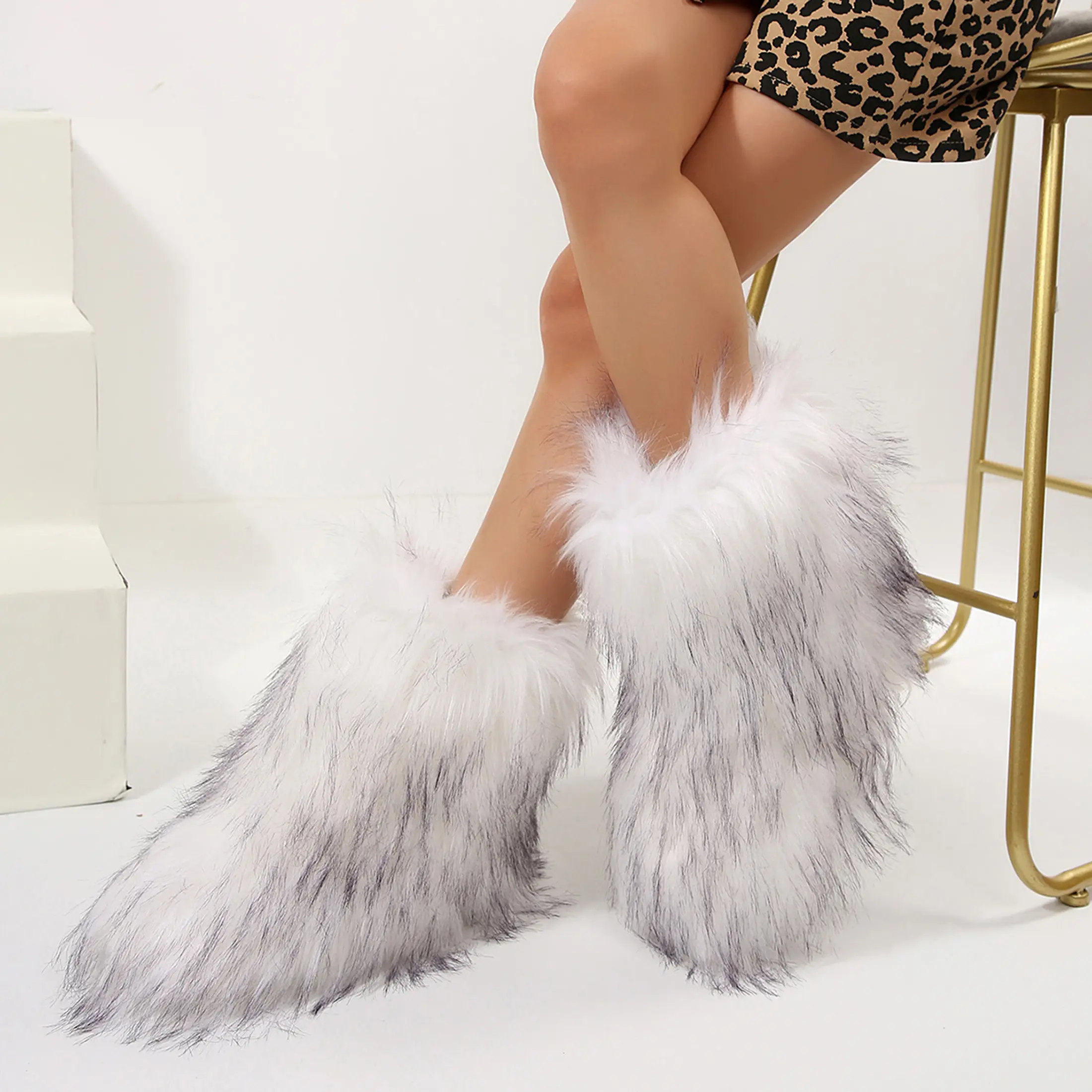 Women's Fashionable Fuzzy Short Snow Boots Lightweight Slip-On Winter Shoes Ideal for Women's Winter Outfits