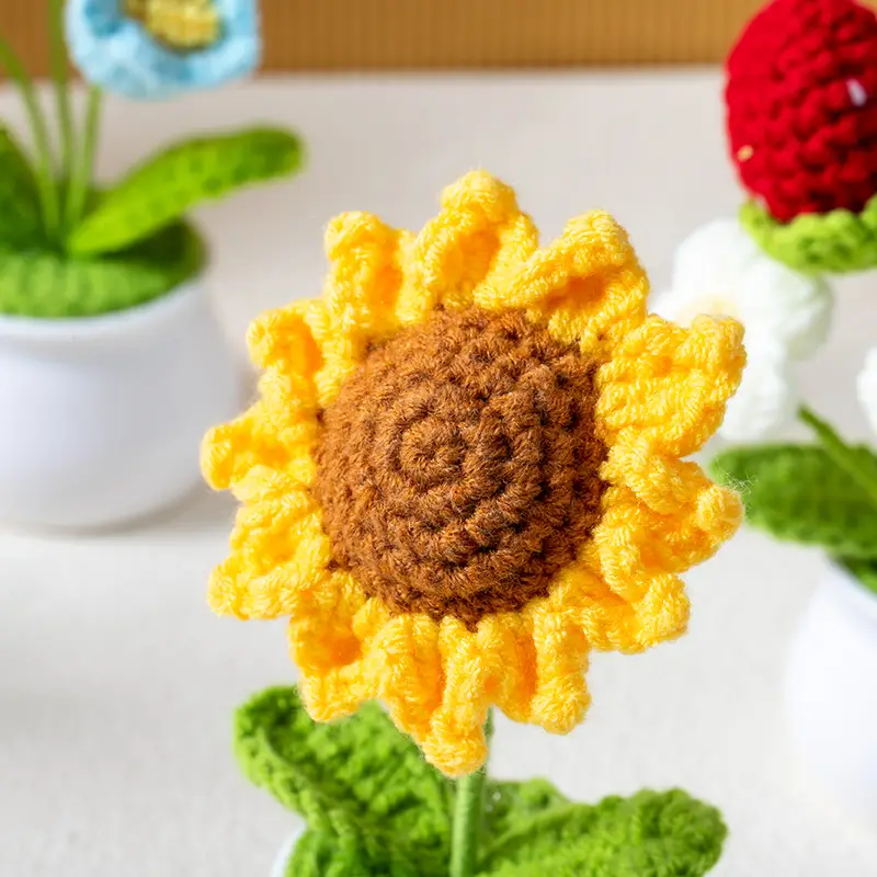 Handmade Crochet Bouquet Potted Flowers, Artificial Flower Potted Plant, Knitted Artificial Forever Flowers with Exquisite Pot Decor Decorative Fruit