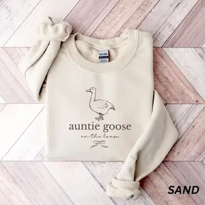 Funny Auntie Sweatshirt for New Aunt, Coquette Goose Auntie Sweater, Cute Gift from Niece, Auntie Crewneck Sweatshirt