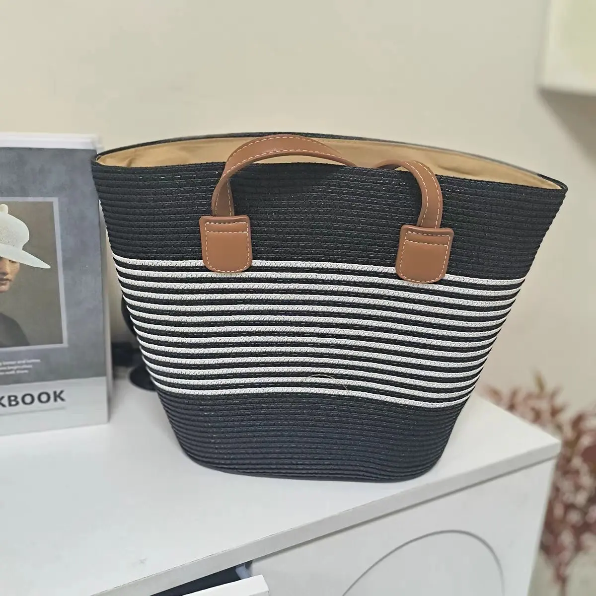 Black white stripes (sine)