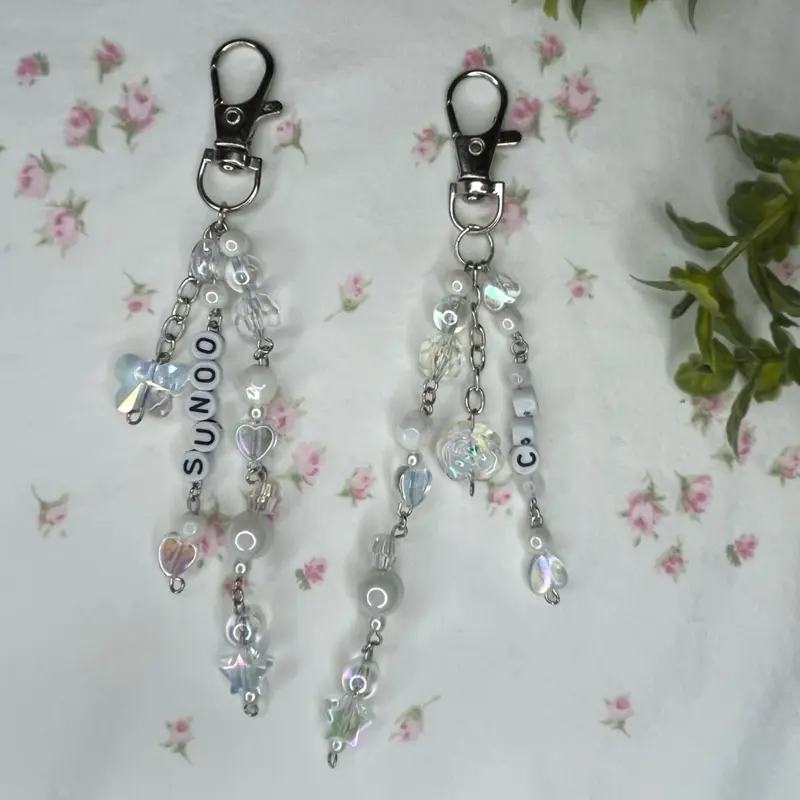 Kpop Butterfly/Flower Personalized Keychain - Elegant Design with Unique Beads and Charm
