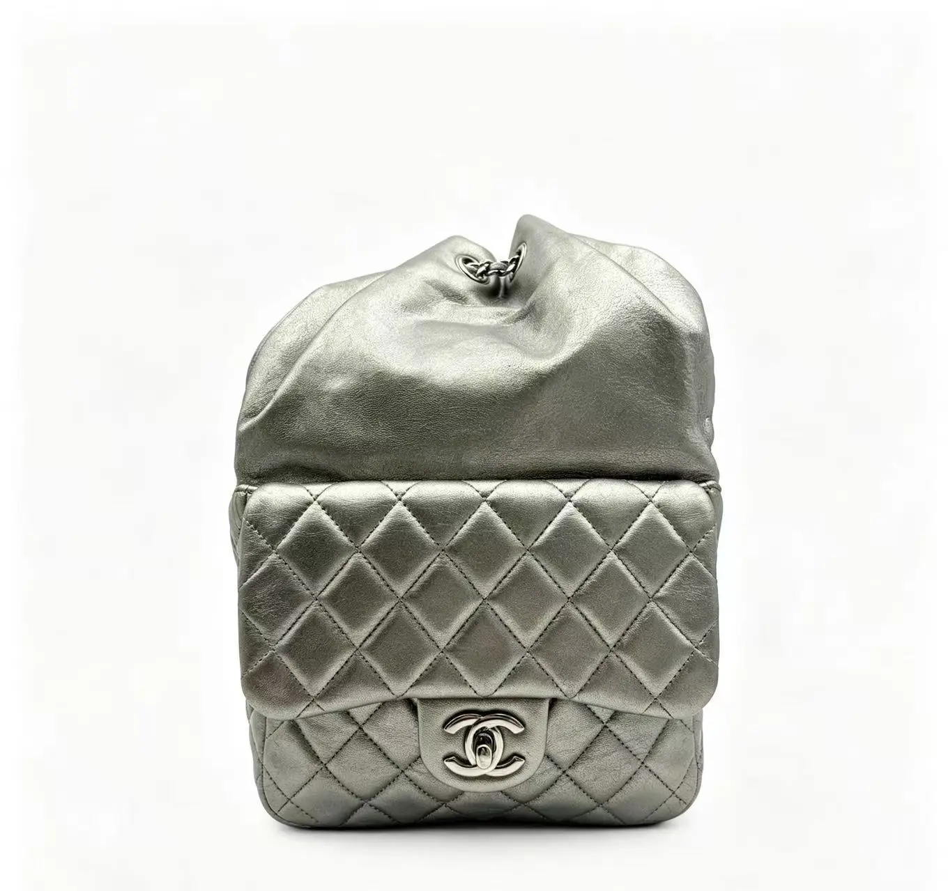 Pre-owned CHANEL H5 Silver Diamond Leather Backpack (AKA "22bag"/"Garbage"), Pre Loved Women's Luxury Shoulder Bag, H19750, Designer Backpacks, 22Bag Backpack