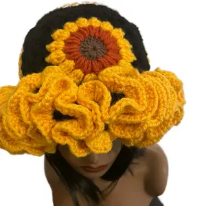Black Sunflower hat with ruffled brim