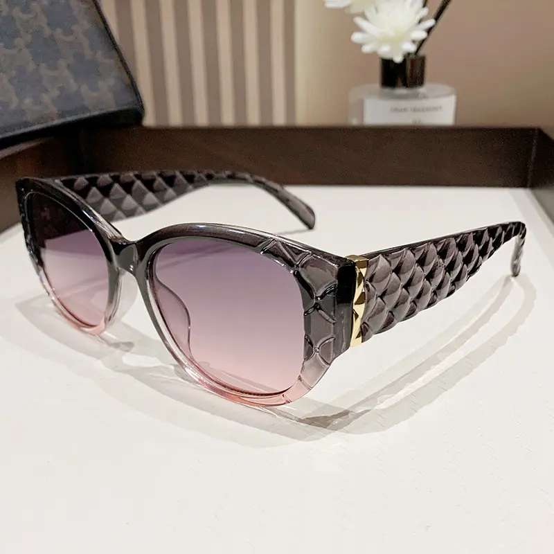 Retro-Inspired Tinted Women's Square Sunglasses, Classic Western Vibes, Fashion Essential for Street Snaps & Everyday Looks, Retro-Inspired Women's Sunglasses, Tinted Women's Sunglasses