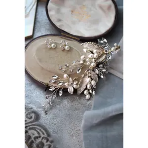 WILHELMINA Freshwater Pearl and Crystal Bridal Hairclip