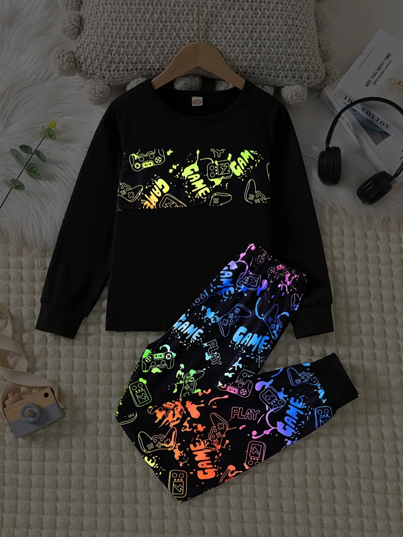 Two-Piece Set Boy's Patchwork Game Controller Print Sweatshirt & Pants Set, Casual Glow in The Dark Long Sleeve Round Neck Pullover & Sweatpants for C