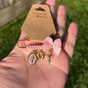 Handmade Pink Pregnancy Protection Pin Segurito Para Proteger Tu Embarazo Handcrafted for Pregnancy Support Easy Use Design