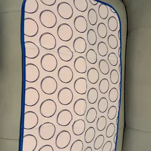 Foldable Heat Resistant Ironing Mat,  1 Count Portable Non-slip Ironing Pad, Ironing Board Cover for Travel and Home Use