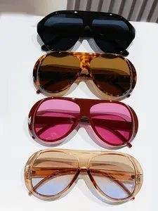 Women's Square Oversized Thick Frame Sunglasses, Vintage Classic Decorative Style, Ideal for Beach Vacation & Casual Wear