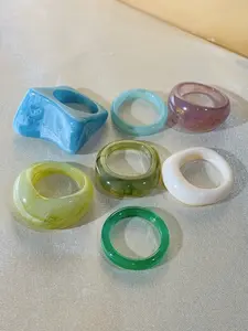 Women's 7-Piece Chunky Resin Stackable Ring Set, Irregular Geometric Marbled Design, Trendy Y2K Style Acrylic Jewelry