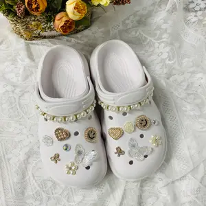 16pcs Shoe Charm Set Bling Shoe Charms for Women Flower Pearl Shoes Decoration Charms Rhinestone Shoes Chain Charm Cute Shoe Charms DIY Shoe Accessories for Birthday Party decorative