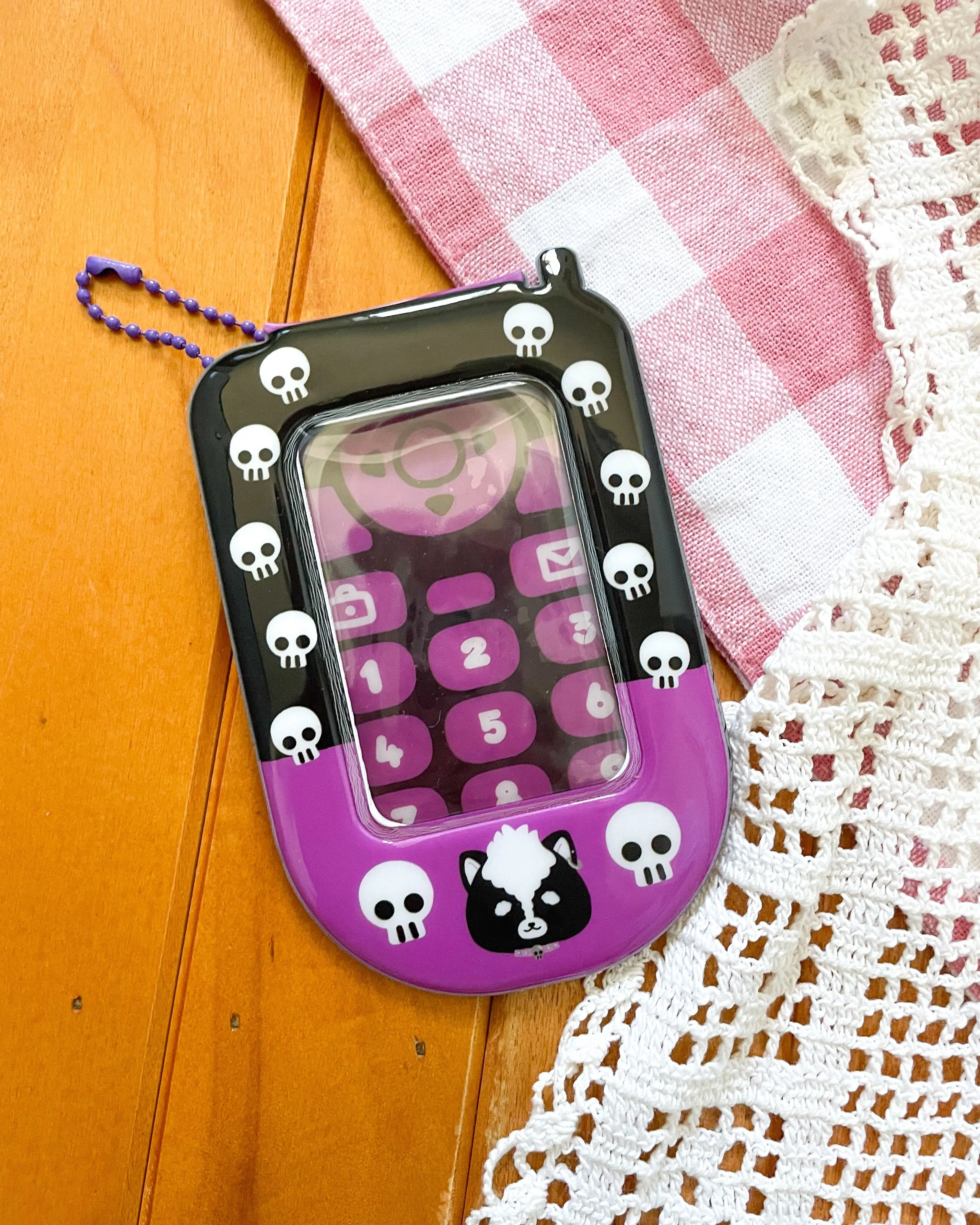 Skunk Double-Sided Mini PVC Plastic Smartphone Photocard Holder - Cellphone Accessory with Protective Casing for Devices, Protection Feature