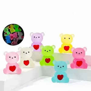 Cartoon Heart Bear Figurine DIY Resin Mini Craft Home Decor Ornament, Micro Landscape Decoration Accessory, Activity Gift Item