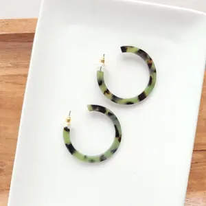 Spiffy & Splendid Camy Earrings - Olive Tortoise