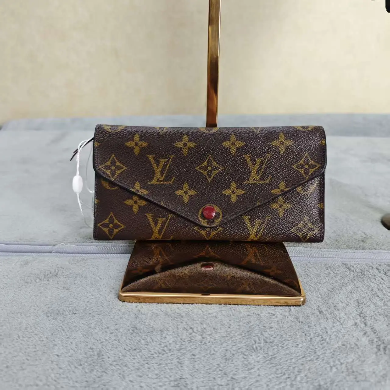 Pre-owned Louis Vuitton leather Clutches & Wristlets LV hand bag 429104