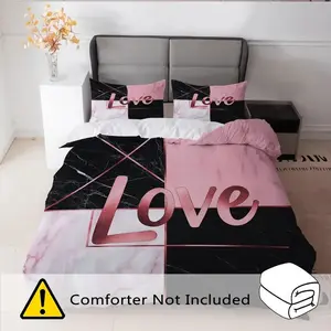 3-piece LOVE splicing digital printed bedding made of polyester material, including 1 duvet cover and 2 pillowcases (unfilled), is the preferred bedding for bedrooms and dormitories