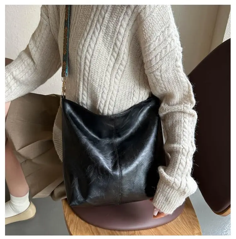 Fashion Bags for Women Vegan Leather Crossbody Bag with Guitar Strap Shoulder