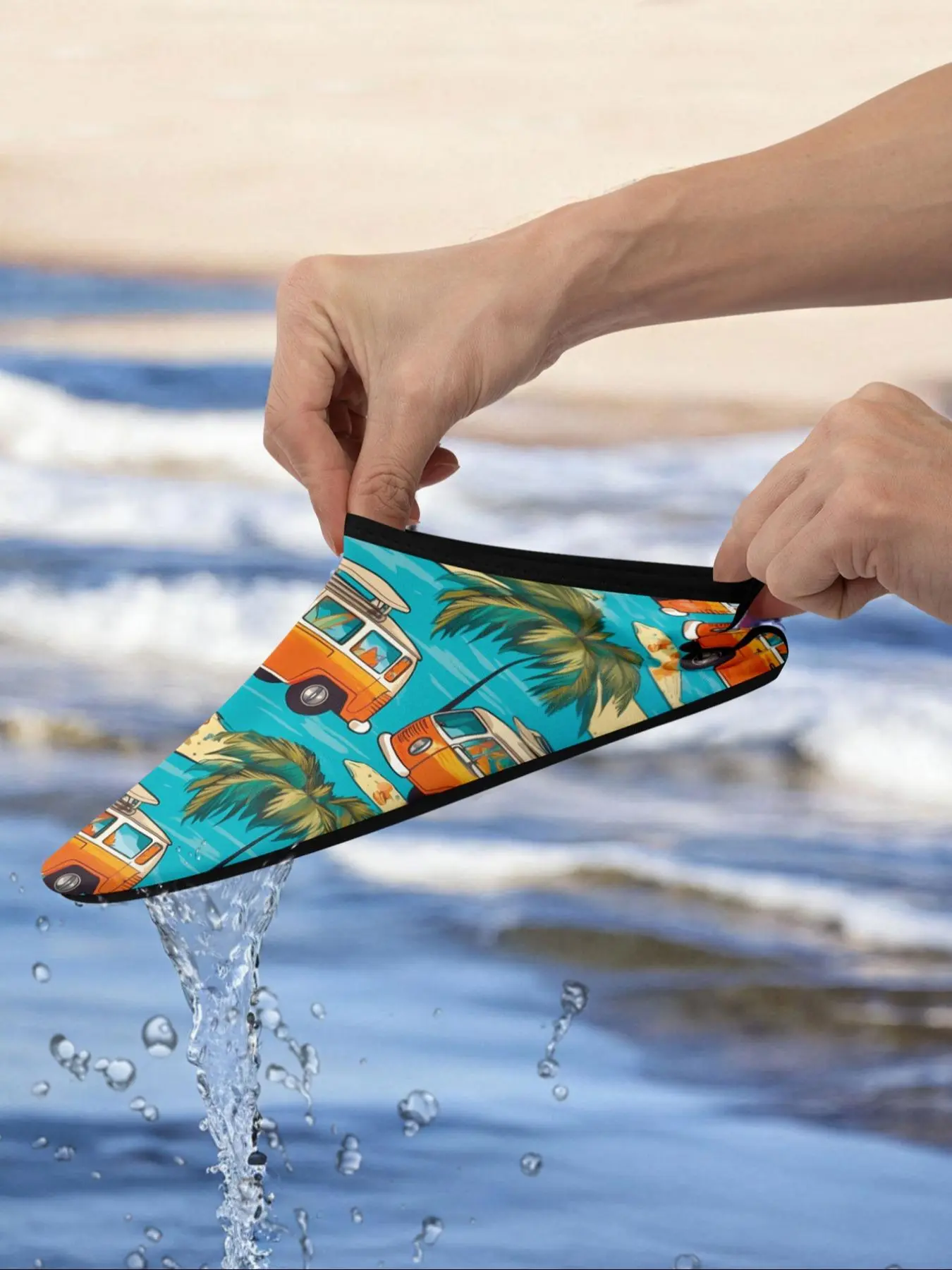 Men's Random Tropical Print Water Quick-dry Slides, Casual Comfortable Non-slip Beach Slippers, Barefoot Beach Aqua Socks Swim Shoes for Men