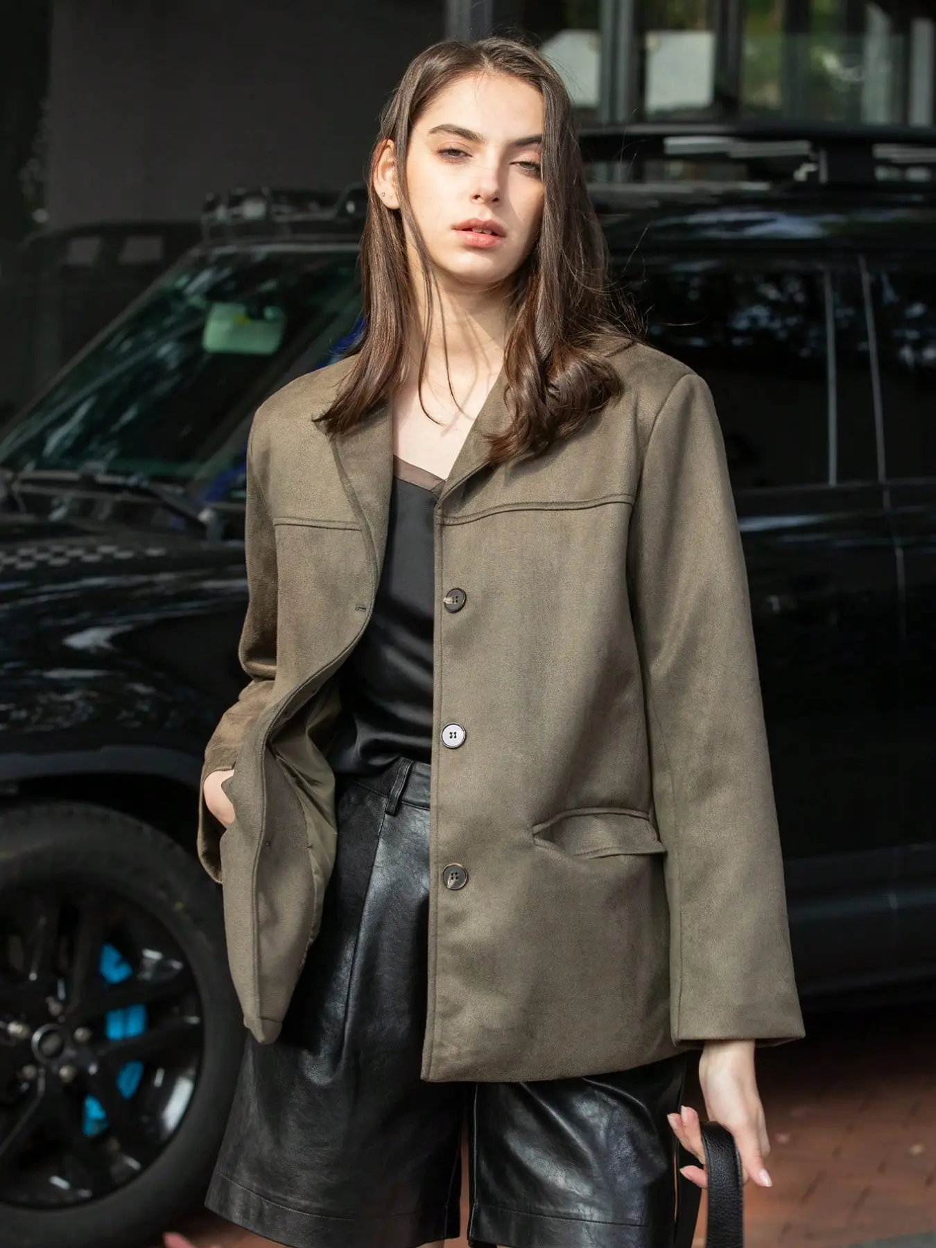 Women's 2026 Fall Winter Fashion Womenswear Retro Suede Button Blazer, Plain Lapel Long Sleeve Pocketed Loose Cropped Fit Jacket, Elegant Commuter Style, Casual Daily Wear