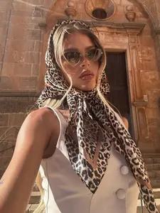 1pc Vintage Leopard Print Scarf, Bohemian Style Shawl, Fashionable and Versatile Bandana, Satin Texture Silk Scarf, Multi-purpose Scarf for Commuting, Traveling, and Creating a Stylish Vibe, Hijab, Square Scarf