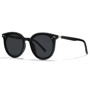 Cyxus Modern Women's Full Rim Vintage Sunglasses - Unisex Cateye, Polarised TAC/PC Polycarbonate Lenses, Anti-UV Protection, Lightweight Black Shades, Retro Beach/Driving Eyewear - 1945, Modern Women's Sunglasses