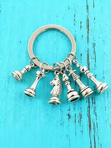 Creative New Metal Chess Board Game Pendant Keychain, Sporty Iron Alloy Key Ring, Durable and Fashionable, Perfect Gift Bohemian Style
