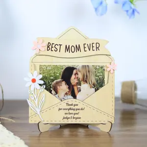 Personalized Best Mom Ever Wooden Photo Frame Envelope Sign, Custom Mother’s Day Gift for Mom Grandma, Floral Wooden Decor Gift