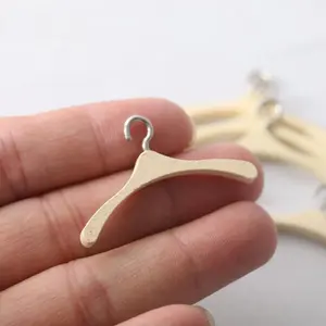3pcs 1:12 Scale Miniature Wooden Clothes Hanger Model, Miniature Furniture, Model House Accessories, DIY Handmade Miniature Display Props, Living Room Decoration