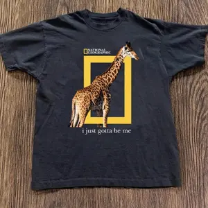Gildan Men's and Women T-shirt, National Geographic Giraffe tee T-shirt, Animal tee, Y2k Unisex Graphic Tees Gothic Grunge Emo Scene Amity Affliction Style Clothes Menswear Womenswear Streetwear
