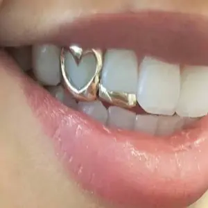 Classic Hollow Heart Bar Zircon Tooth Decor Unisex, Valentine's Day Gift, Party Accessory, Personalized Jewelry for Men and Women