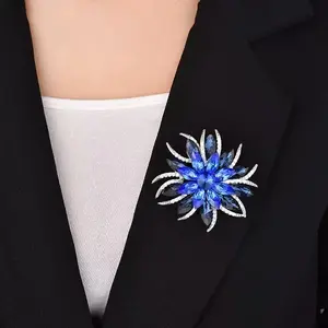 LisiZen Crystal Lotus Brooch Women – European Style Glass Rhinestone Pin, Creative Luxury Floral Jewelry, Elegant Chic Coat & Blazer Accessory DZSP0590