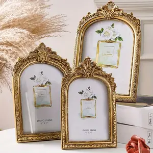 Elegant Vintage Golden Color Resin Photo Frame, Ornaments & Accents, Ideal Gift for Weddings Anniversaries, Festive Seasonal Décor