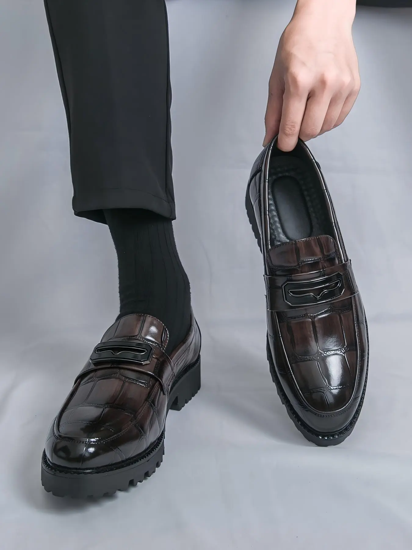 Men summer patent leather loafers barber business casual Office Shoes youth formal fashion shoes high-end thick sole design office work footwear