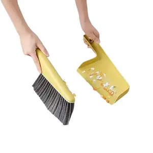 Desktop mini broom and dustpan set — soft bristles won’t damage surfaces, and the dustpan fits snugly on the desk without letting dust escape. Suitable for computer keyboards, office desks, study desks, dorm rooms, home use, and car interiors.