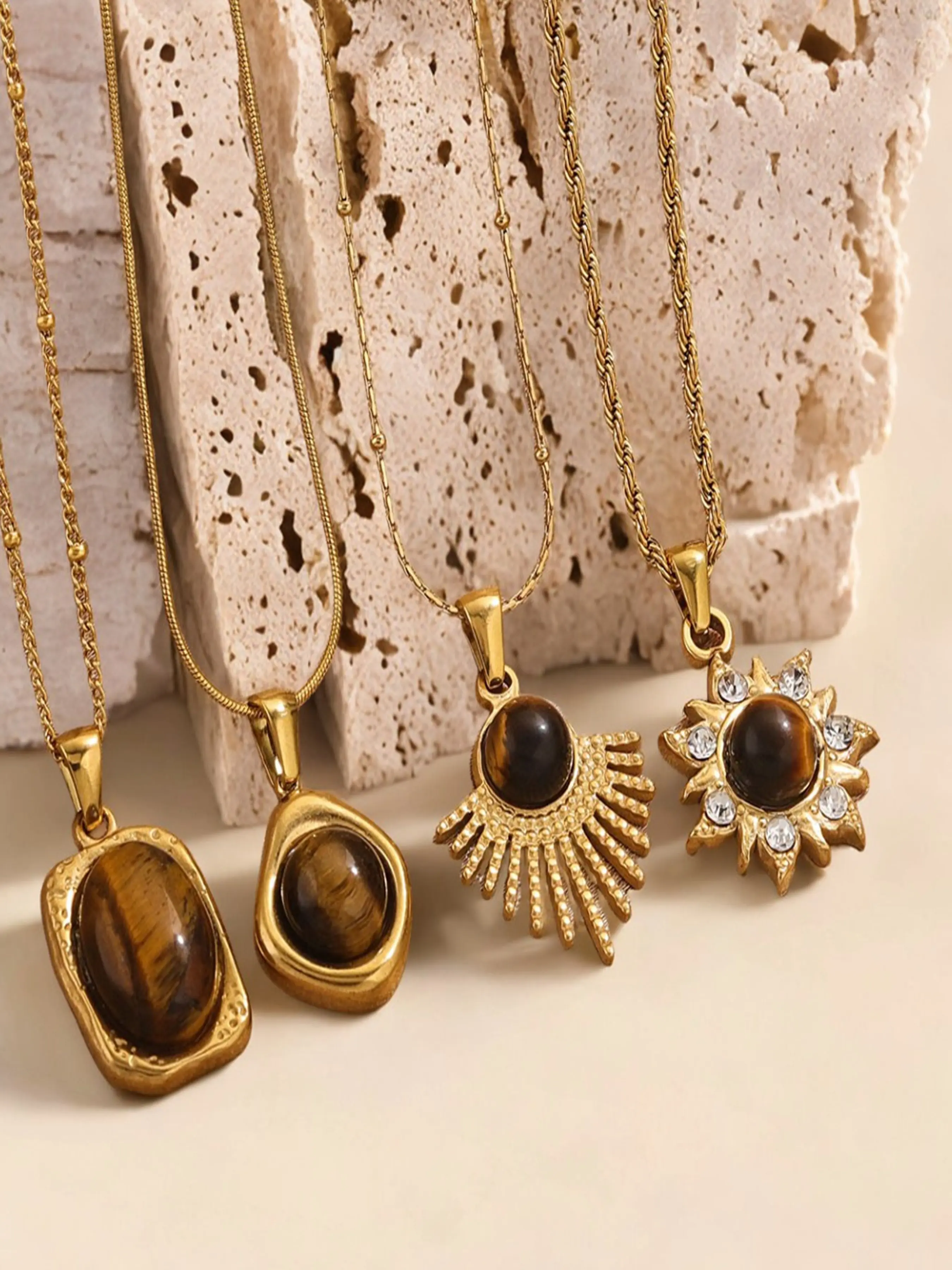 Vintage Titanium Steel Tiger Eye Pendant Necklace, Luxury Design Women Jewelry, Unique High-End Clavicle Chain, Elegant Style