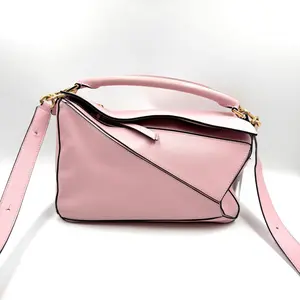 Pre-owned Loewe AS Shown Shoulder Bags US0157 OH0957 Pink Calfskin Leather Puzzle Shoulder Bag 26.01.16