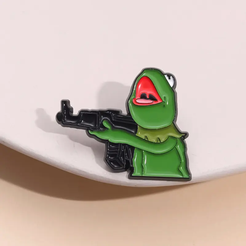 Funny Frog Gun Brooch Pin, Cartoon Humor Badge, Zinc Alloy Enamel Craft, Metal Lapel Pin, Trendy Irony Accessory, Backpack Hat Decoration