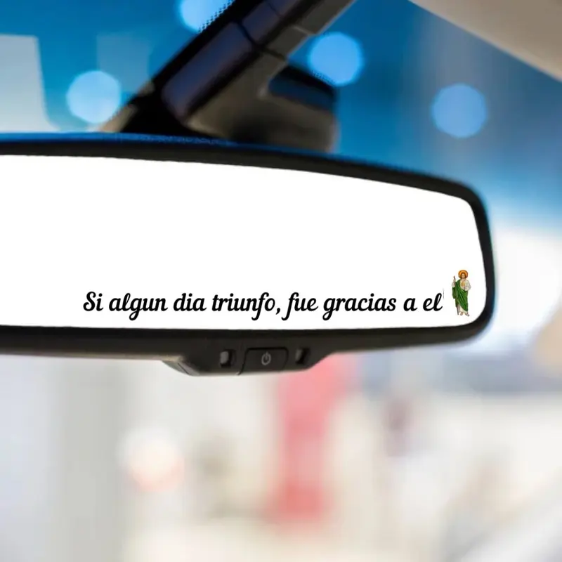 San Judas Illustration Stick-On Car Rear Mirror Sticker, Automotive Exterior Decor Accessory with Spanish Motivational Quote "Si Algun Dia Triunfo, Fue Gracias A El" & Inspirational Message, Spanish Text