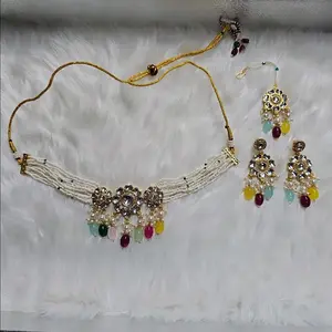 Multi choker set Female